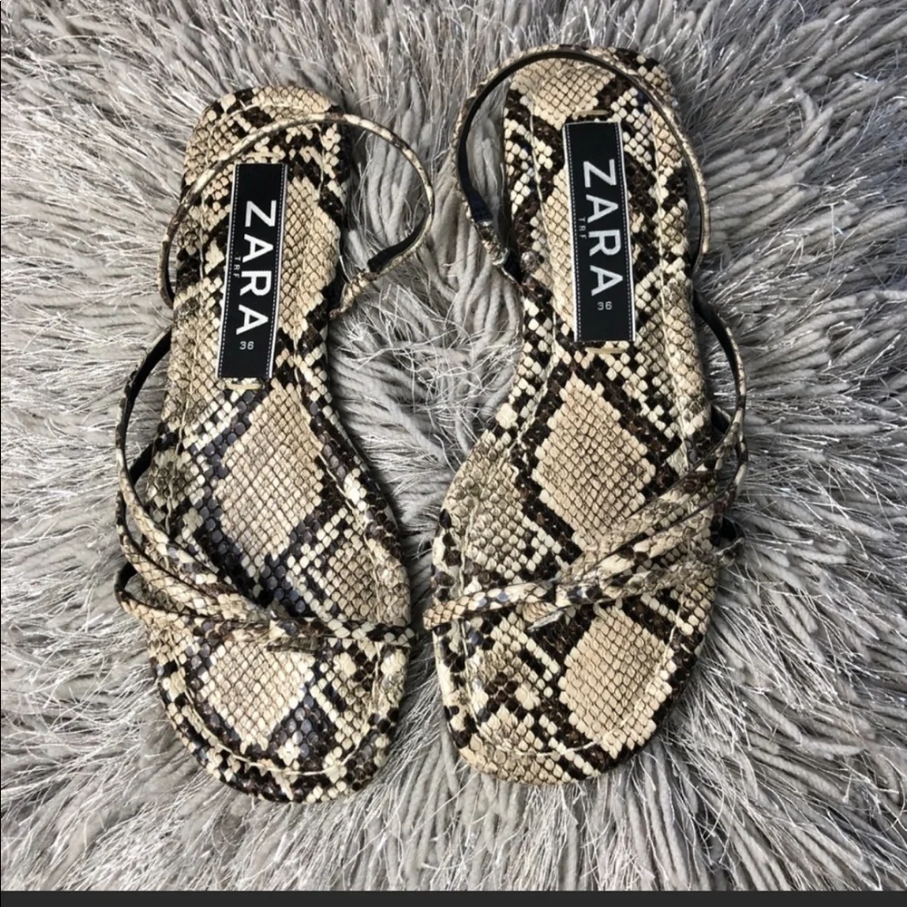 ZARA SNAKESKIN STRAPPY SANDALS bloggers favorite - Picture 4 of 9